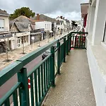 Hyper Centre Parking 3 Gare&plage A Pied *