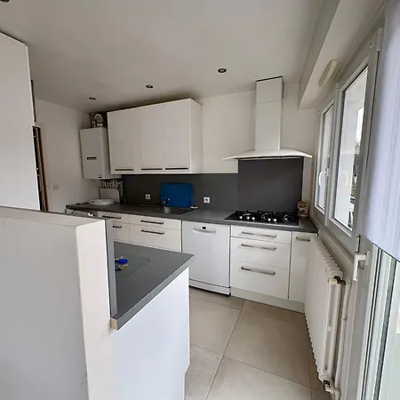 Hyper Centre Parking 3 Gare&plage A Pied *